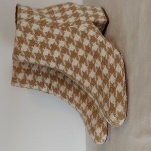 Comfortview Houndstooth Bootie size 10W